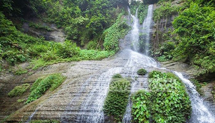 ঘুরে আসুন বাকলাই ঝর্ণা 