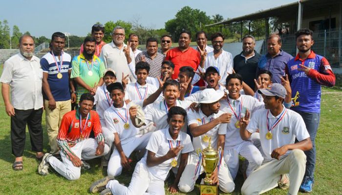 অস্তিত্ব সংকটে ক্রীড়া ক্লাব