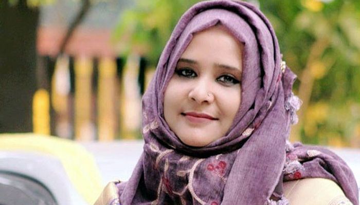 আম্মু খুব অসুস্থ, শুধু কাঁদেন: এমপি বুবলীর মেয়ে