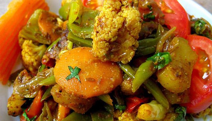 পূজায় পাঁচমিশালি লাবড়া  