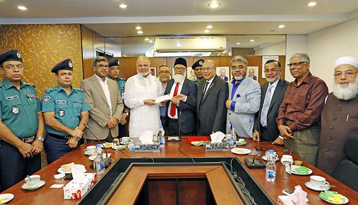 সিসিটিভি ক্যামেরা কিনতে বিএবির সাড়ে ৫ কোটি টাকার চেক প্রদান