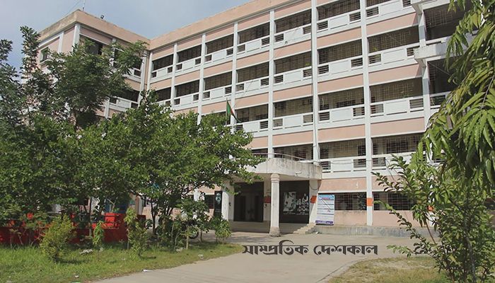 একদফা দাবিতে অচল পাবিপ্রবি ক্যাম্পাস