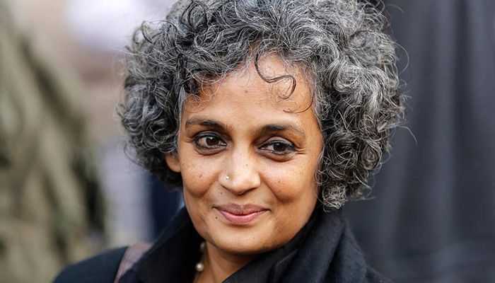 অরুন্ধতী রায়ের বিরুদ্ধে মামলা