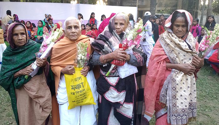 লালমনিরহাটে বিজয় দিবসে ৪ বীরাঙ্গনাকে সংবর্ধনা