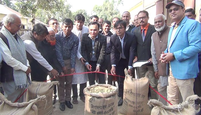 জয়পুরহাটে সরকারিভাবে ধান সংগ্রহ অভিযান শুরু