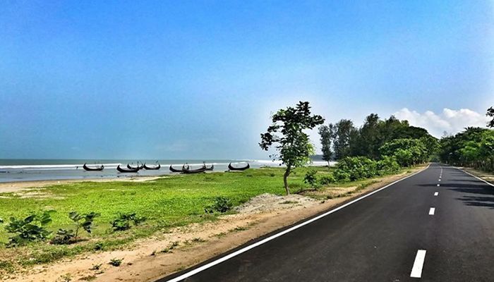 মেরিন ড্রাইভ রোডের সৌন্দর্য ও অন্যান্য