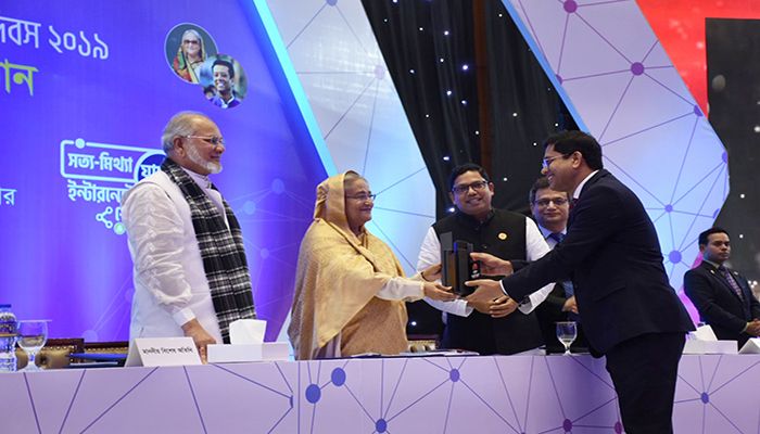 শ্রেষ্ঠ আইসিটি হার্ডওয়্যার রপ্তানিকারকের পুরস্কার পেলো ওয়ালটন 
