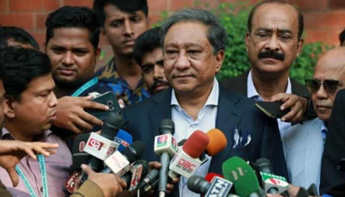 দলের সাথে থাকবেন-খাবেন পাপন