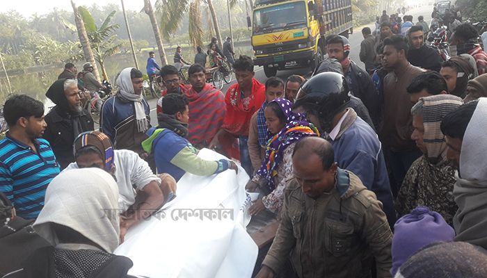 হানিফ পরিবহনের বাসের ধাক্কায় পান ব্যবসায়ী নিহত
