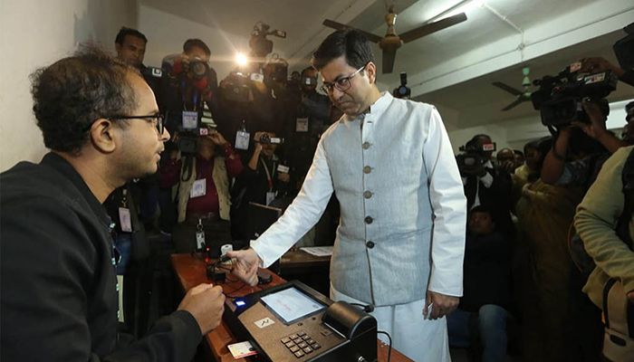 ছবিতে দুই সিটির ভোট