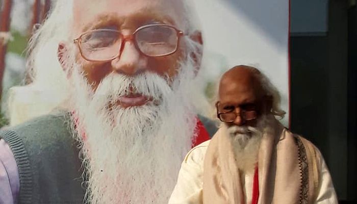 সিসিইউতে কবি নির্মলেন্দু গুণ