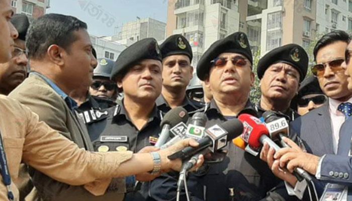 এজেন্টদের কেন্দ্র থেকে বের করে দেয়ার অভিযোগ অর্থহীন: বেনজির