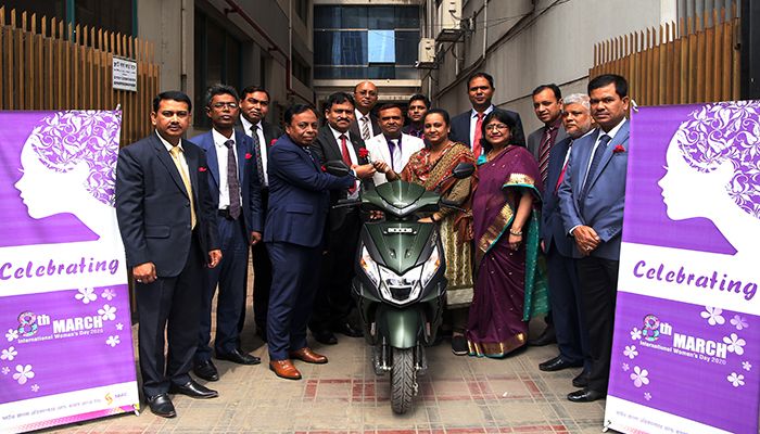 স্কুটার ক্রয়ে সাউথ বাংলা ব্যাংকের ঋণ প্রদান  