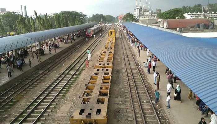 রাজধানীতে কিশোরীকে গণধর্ষণের অভিযোগ