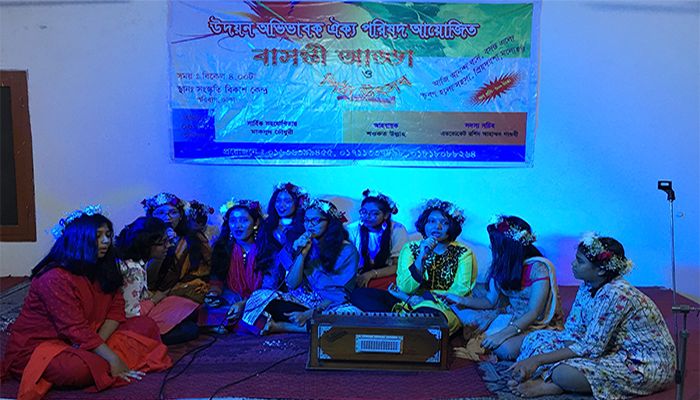 উদয়ন স্কুল অভিভাবকদের পিঠা উৎসব