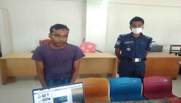 মাওলানা জুবায়েরকে নিয়ে স্ট্যাটাস দেয়ায় যুবক গ্রেফতার