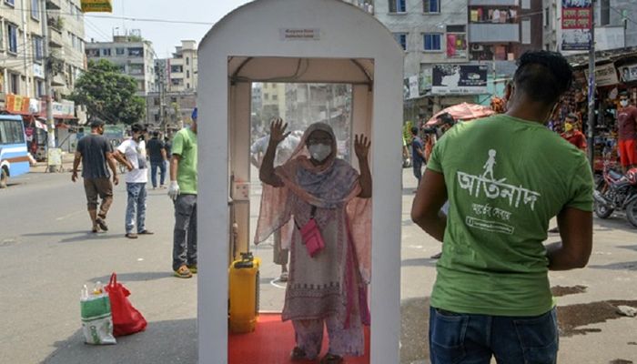 মিরপুরে জীবাণুনাশক টানেল