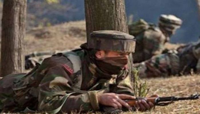 লকডাউনের মধ্যে কাশ্মীরে সংঘর্ষে নিহত ১০