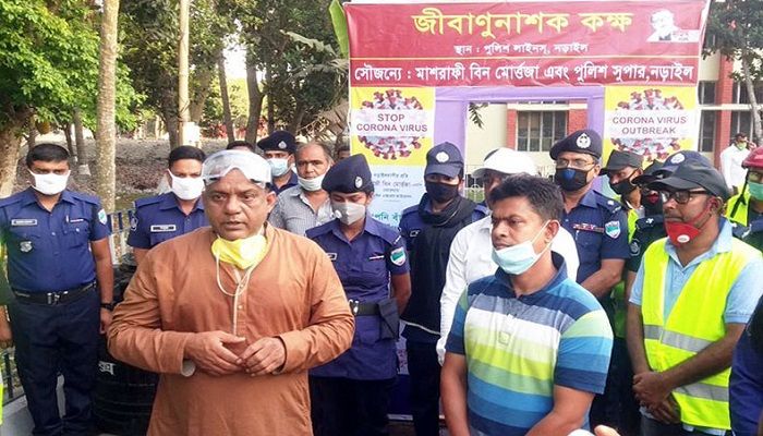 নড়াইলে জীবাণুনাশক কক্ষ উদ্বোধন