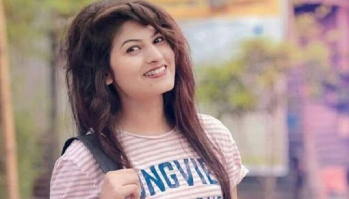 এভ্রিলের জীবনের গল্প নিয়ে সিনেমা