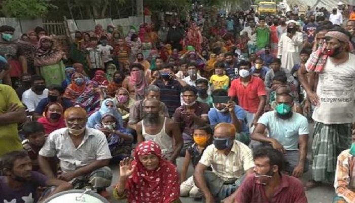 যশোরে খাদ্য সহায়তা না পেয়ে বিক্ষোভ