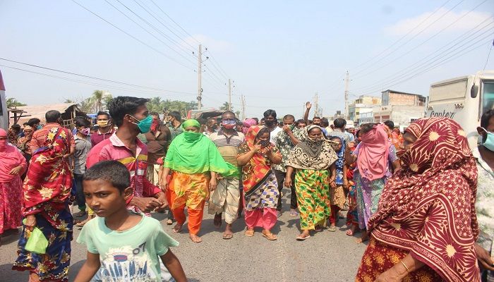 খুলনায় খাদ্যের জন্য বিক্ষোভ