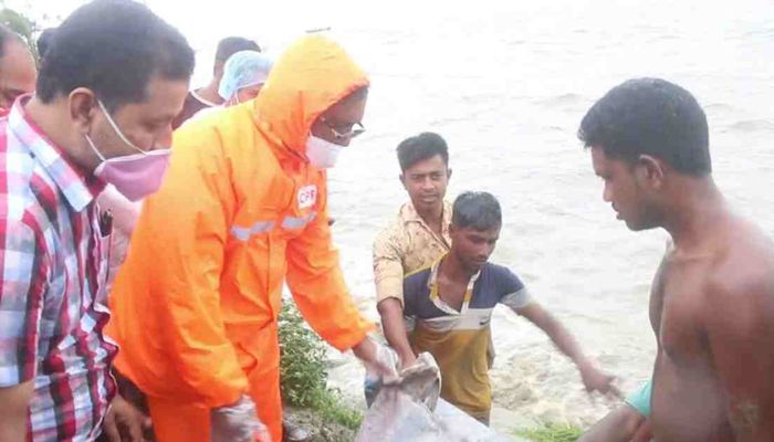 ঘূর্ণিঝড় আমফানে ভোলায় ২জনের প্রাণহানি