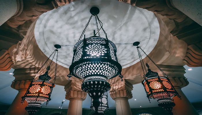 দান-সদকা করা রোজার অন্যতম আমল