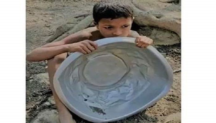 শিকলে বাঁধা জীবন