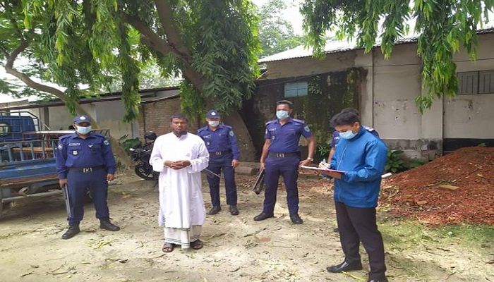 প্রধানমন্ত্রীর দেয়া মসজিদের অনুদান আত্মসাৎ, ইমামের জেল