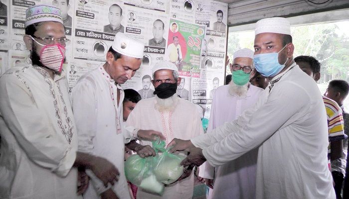 নড়াইলে এনপিপির পক্ষে ঈদসামগ্রী বিতরণ