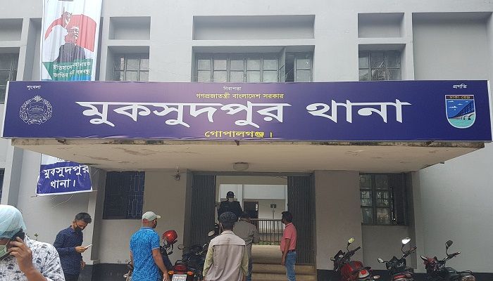 গোপালগঞ্জে পুলিশের ওপর হামলা চালিয়ে আসামি ছিনতাই
