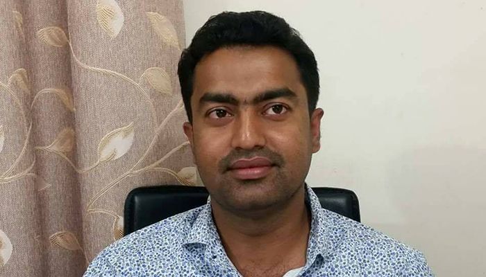 সাম্প্রতিক দেশকালের বাগেরহাট প্রতিনিধি সড়ক দুর্ঘটনায় আহত