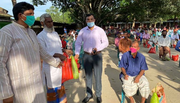 এমপি দবিরুলের হটলাইনে কল দিলেই মিলছে খাদ্যসামগ্রী