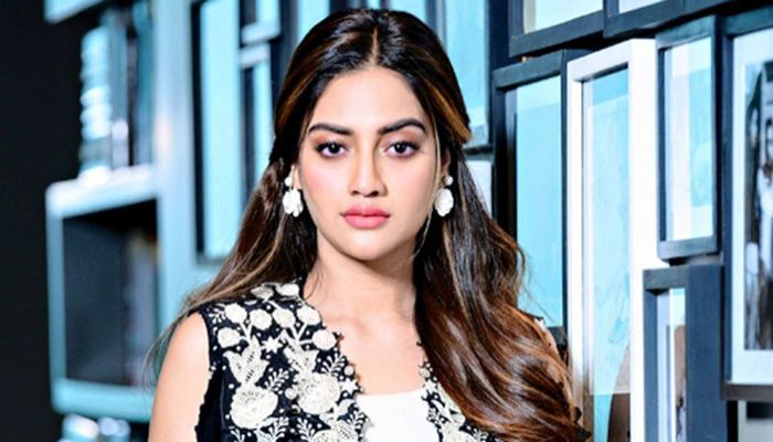 নুসরাতের বিরুদ্ধে চুরির অভিযোগ! 