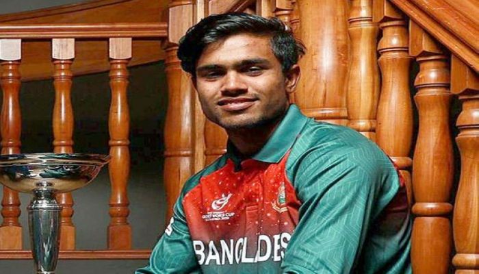 বিশ্বচ্যাম্পিয়ন দলটি জাতীয় দলে অবদান রাখতে পারবে: আকবর