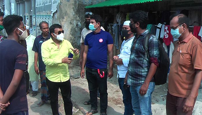 নাটোরে ‘মানবতার দেয়াল’ ভাঙতে চান অধ্যক্ষ
