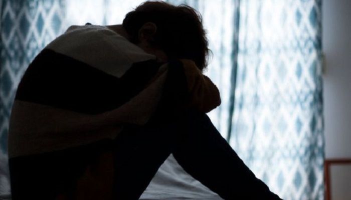 বিষণ্ণতার লক্ষণ ও মুক্তির উপায়
