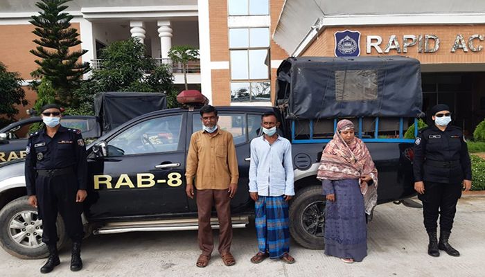 বরিশালে গাঁজা-ফেন্সিডিলের চালানসহ গ্রেফতার ৩  