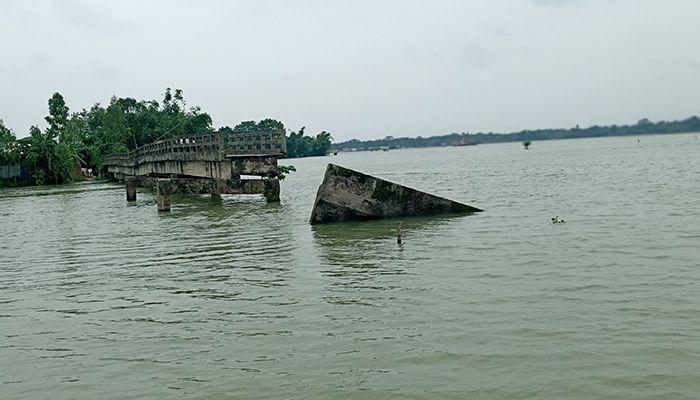 জামালপুরে তৃতীয় দফা বন্যা দীর্ঘস্থায়ী হওয়ার শঙ্কা