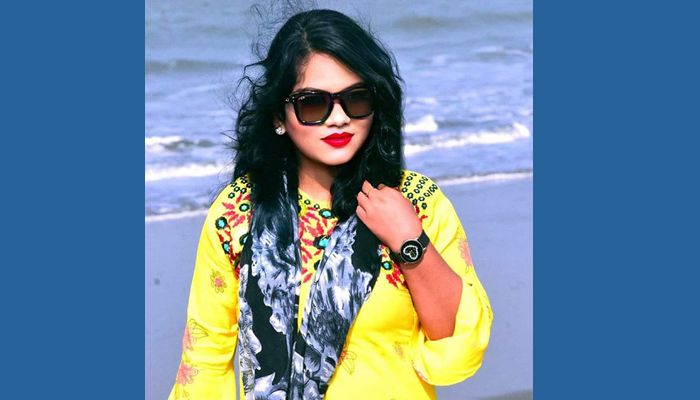 ফেসবুকে স্ট্যাটাস দিয়ে নারীর আত্মহত্যা 