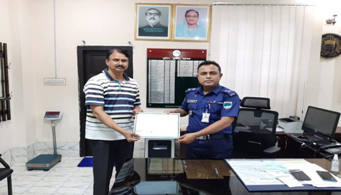 যশোর পুলিশকে সুরক্ষা সরঞ্জাম দিল সাইফ পাওয়ারটেক 