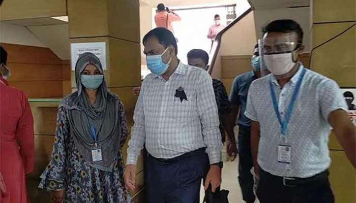 স্বাস্থ্যের সাবেক ডিজিকে রিজেন্টকাণ্ডে দুদকে জিজ্ঞাসাবাদ