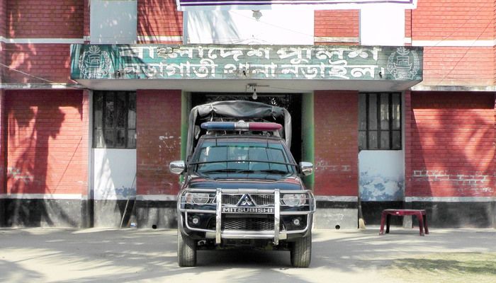 বড়দিয়ায় ব্যবসায়ীকে কুপিয়ে জখম 