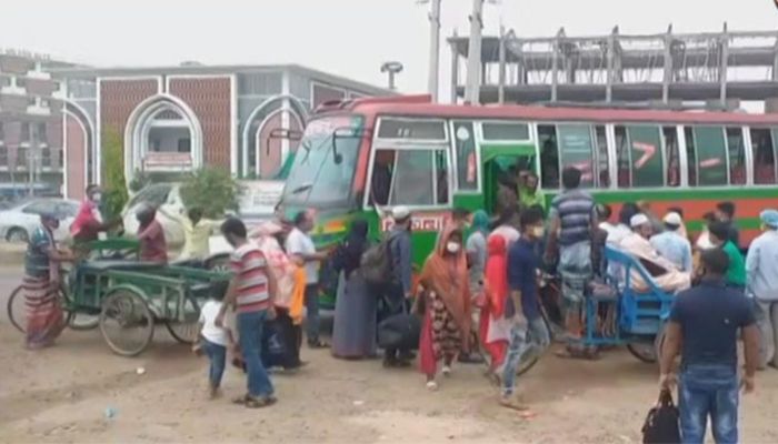 আজ থেকে আগের ভাড়ায় ফিরলো গণপরিবহন