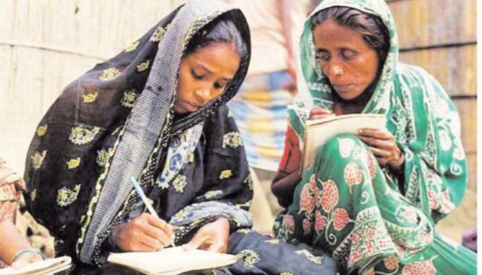 সই আঁকতে জানলেই শিক্ষিত!
