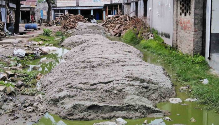খানাখন্দে ভরা গোপালগঞ্জ বিসিক শিল্পনগরী