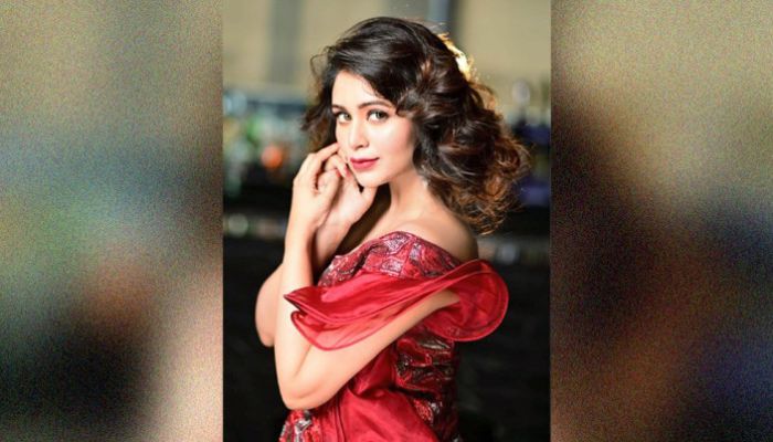 এবার ছবি প্রযোজনায় ঋতাভরী