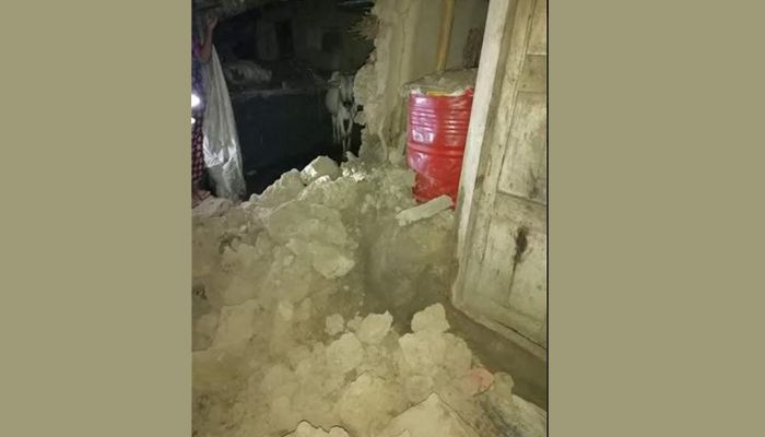 সিংড়ায় মাটির দেয়াল ধসে গৃহবধূর মৃত্যু