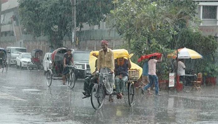 বজ্রসহ মাঝারি ধরনের বৃষ্টির সম্ভাবনা